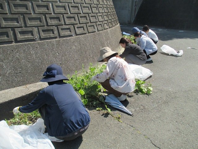 一斉清掃の様子①（本社）.JPG