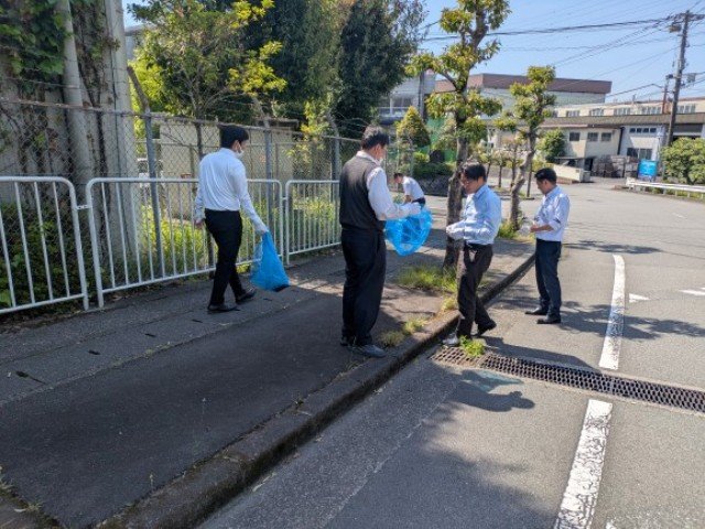 一斉清掃の様子③（富士宮営業所）.jpg
